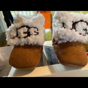 UGG MINI Booties infant collection